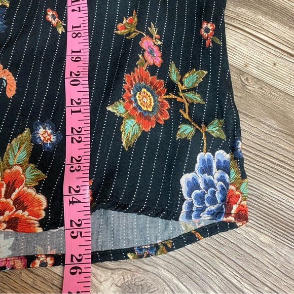 Johnny Was 🌺 Worksh "Spanish Steps"  Floral Blouse M - Picture 11 of 12